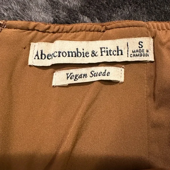 Abercrombie & Fitch vegan suede skirt - Picture 3 of 4